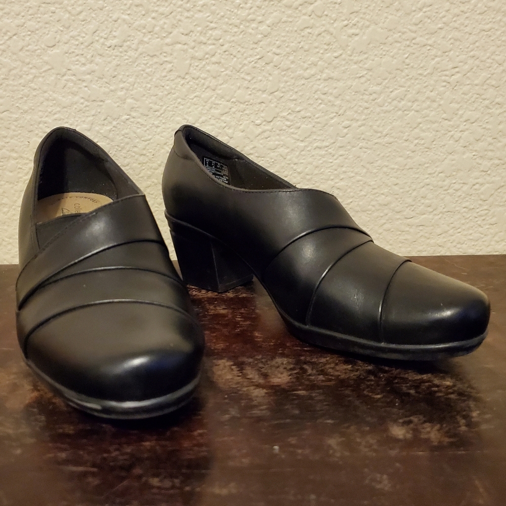 Black Women's Low Block Heel Slip-On Pumps